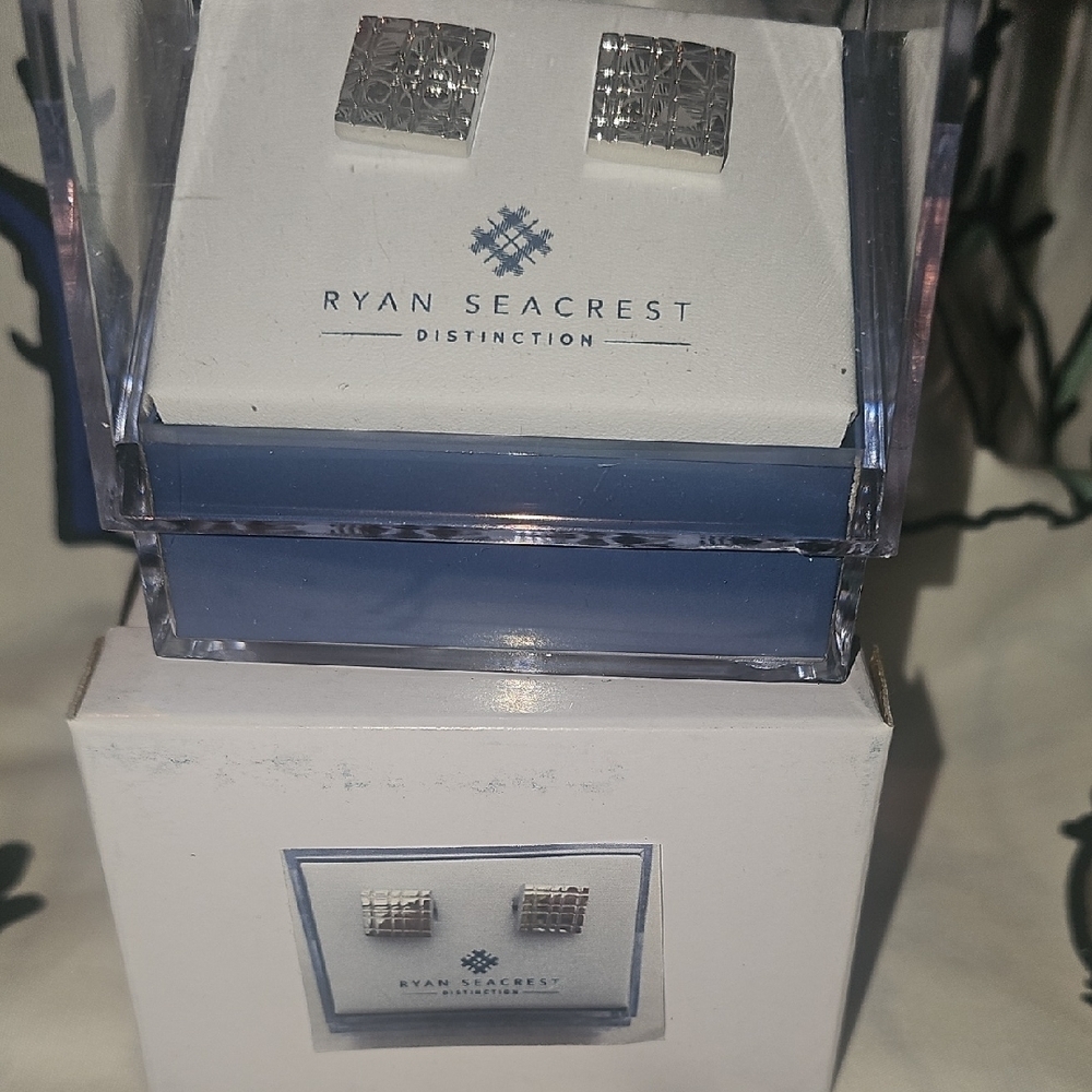 Ryan Seacrest NWT Distinction Silver Grid-Texture Square Cufflinks